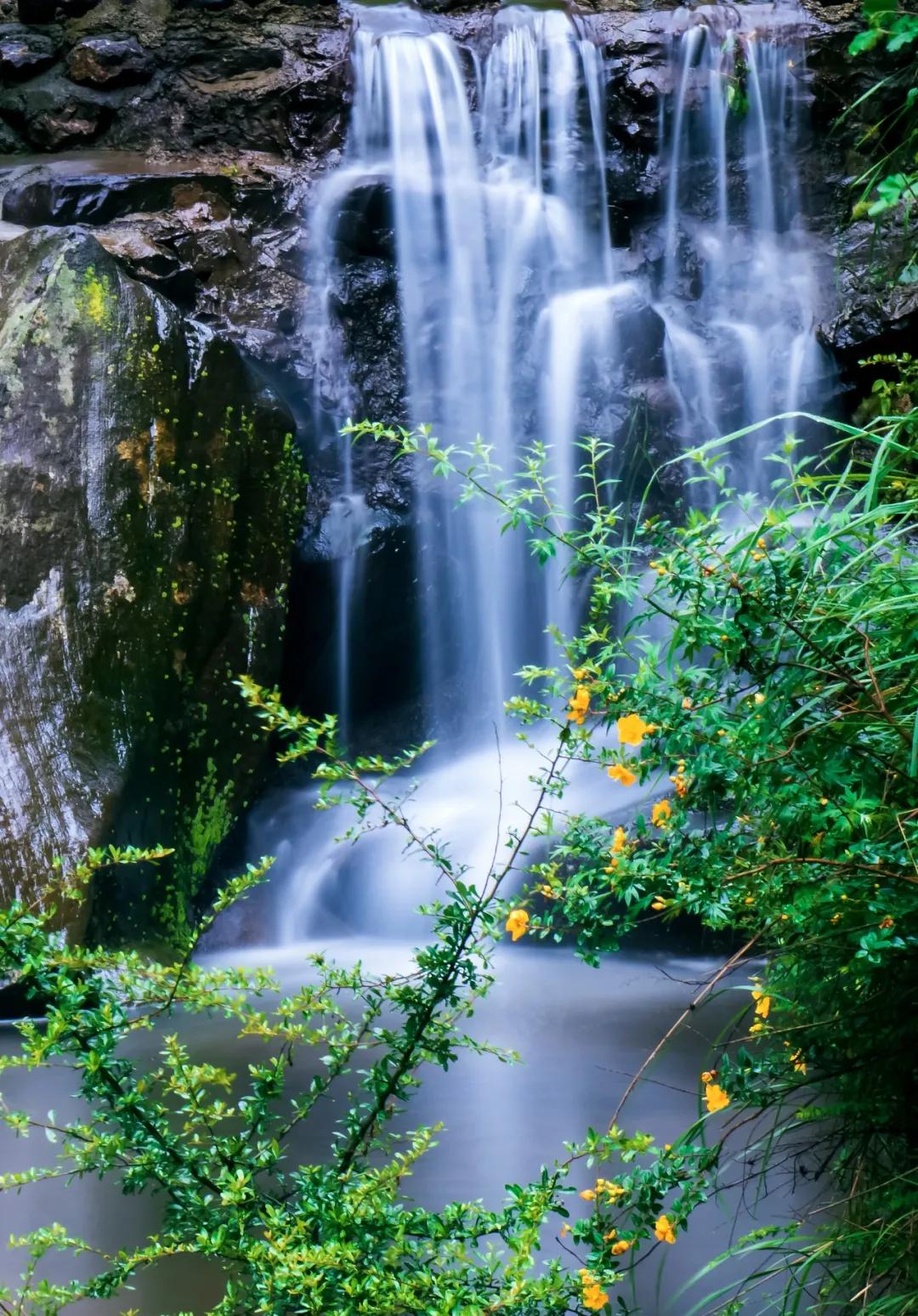 经过扶贫改造后乡村大变样,脱贫攻坚乡村旧貌