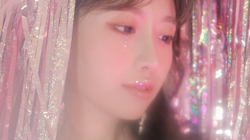 当女生喜欢你时会做出什么表现,内向女生喜欢你的最有特征的表现