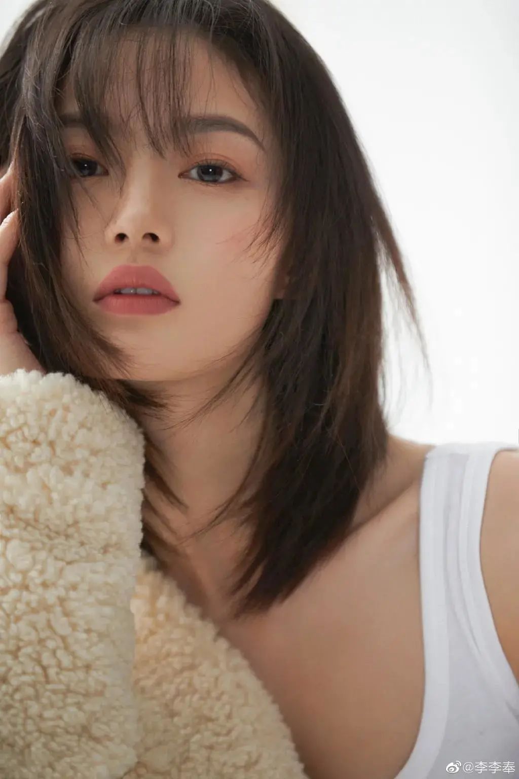 短发烫发2021流行发型40-50岁,2021年显脸小最流行的发型