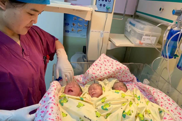 助产士接生三胞胎,三胞胎顺产真实经历