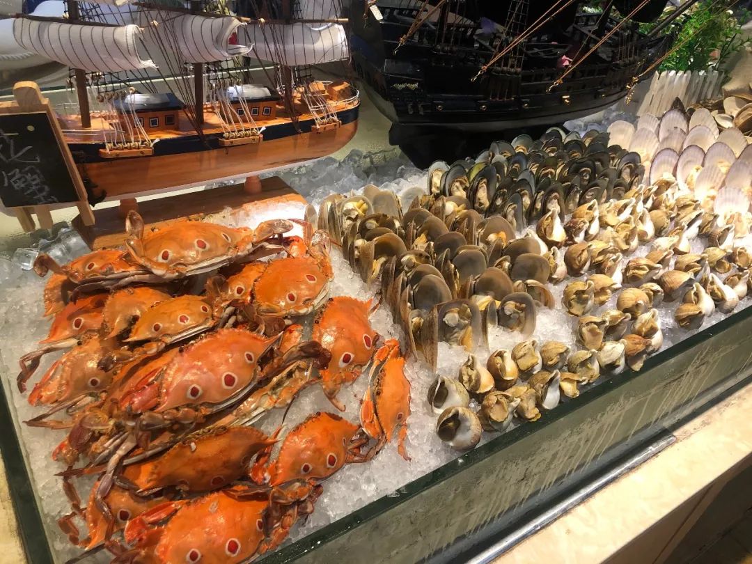 坪山区5星酒店里吃圣诞大餐！158元1大1小，圣诞火鸡、海鲜、烧烤