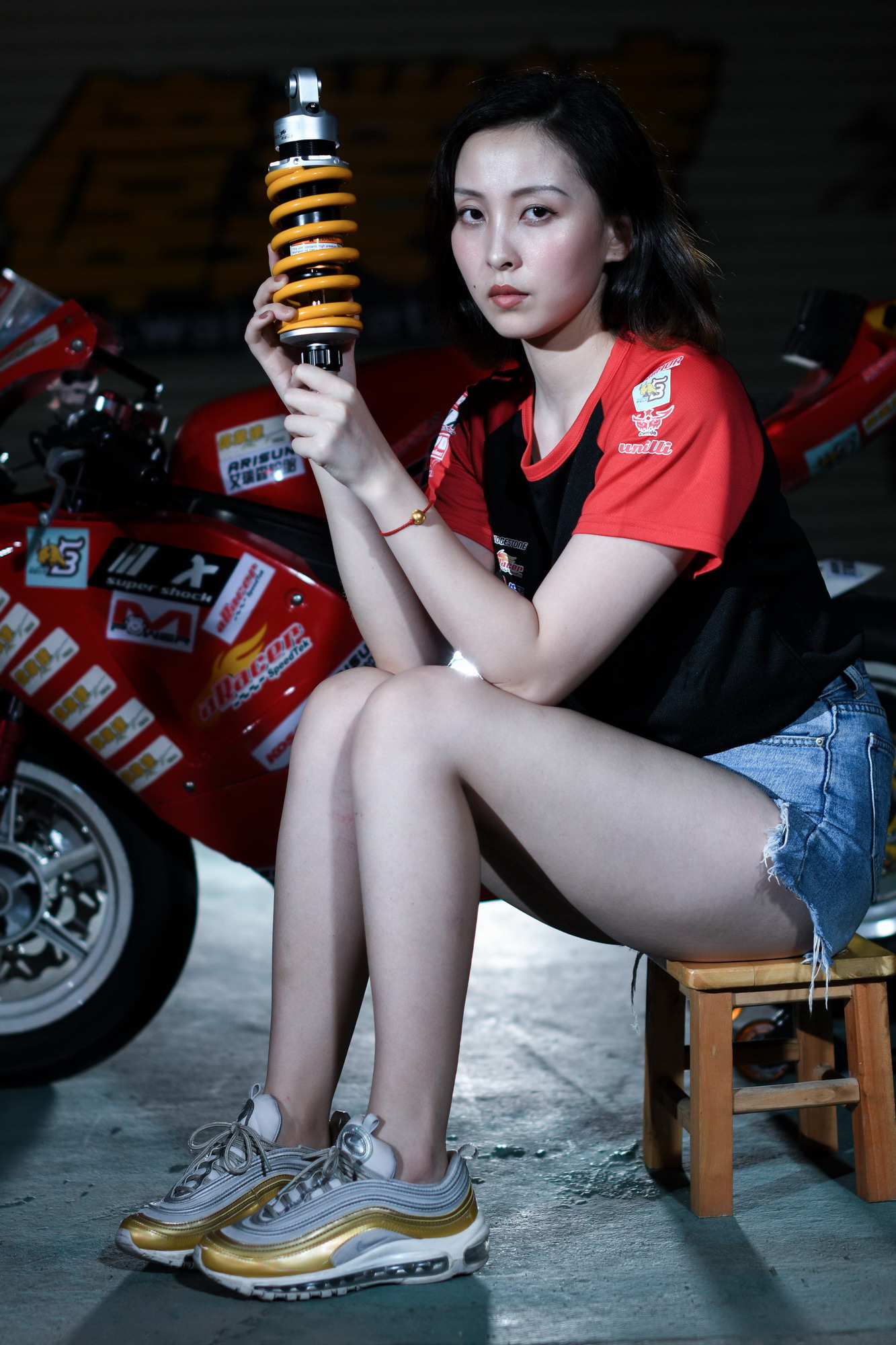 提高了稳定性与舒适度！野蛮公牛HPS前叉、XPS后减震