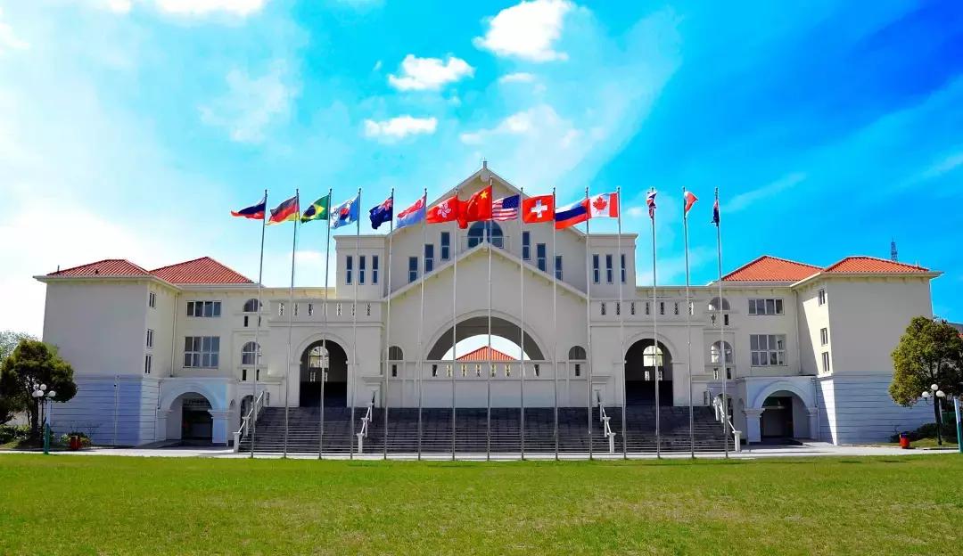 深扒丨魔都这所学校幼儿园到高中全有，不限户籍，积分.....