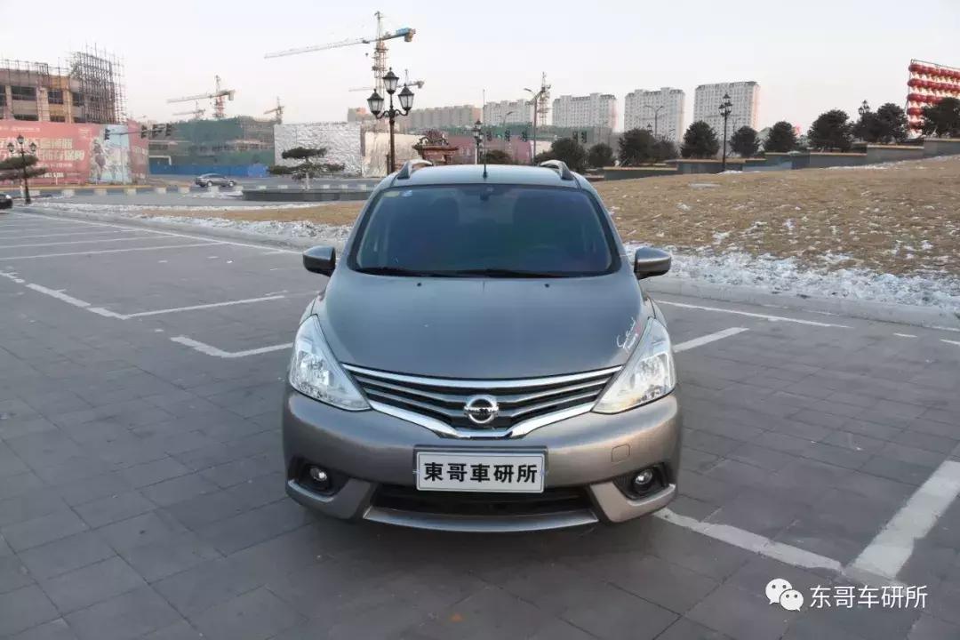 尼桑骊威满载拉货,日产骊威二手车拉人拉货两不误