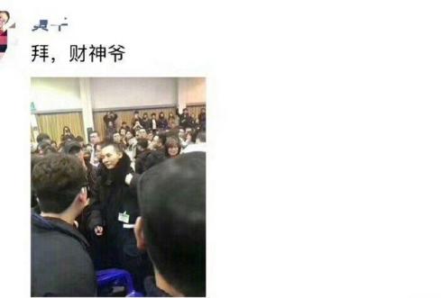 权志龙近期回归路人视频,巨星回归权志龙