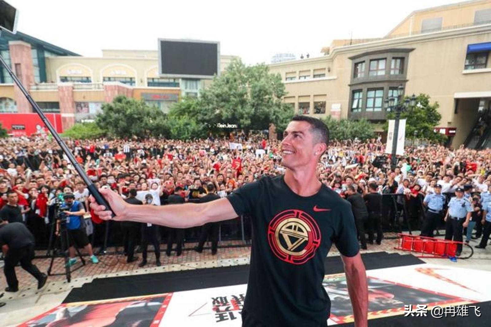 c罗到中国和韩国的区别,c罗来到中国和韩国的反应