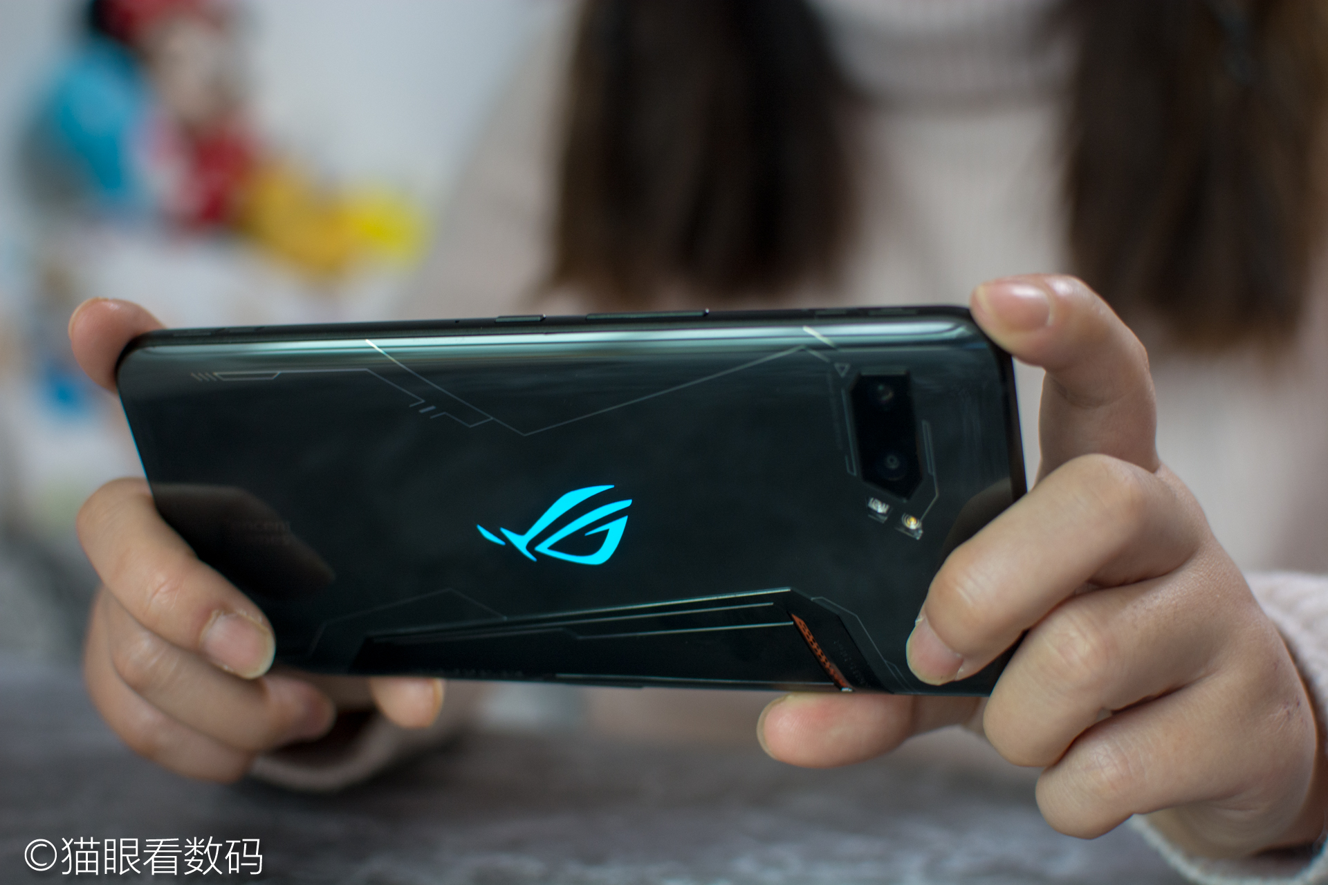 华硕rog2顶配开箱,华硕rog2至尊版测评