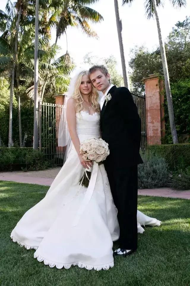 摇滚小魔女艾薇儿,摇滚小天后艾薇儿现状