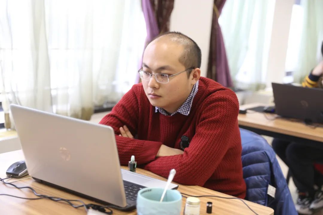 柯洁逆转局势,柯洁天元杯对芈昱廷