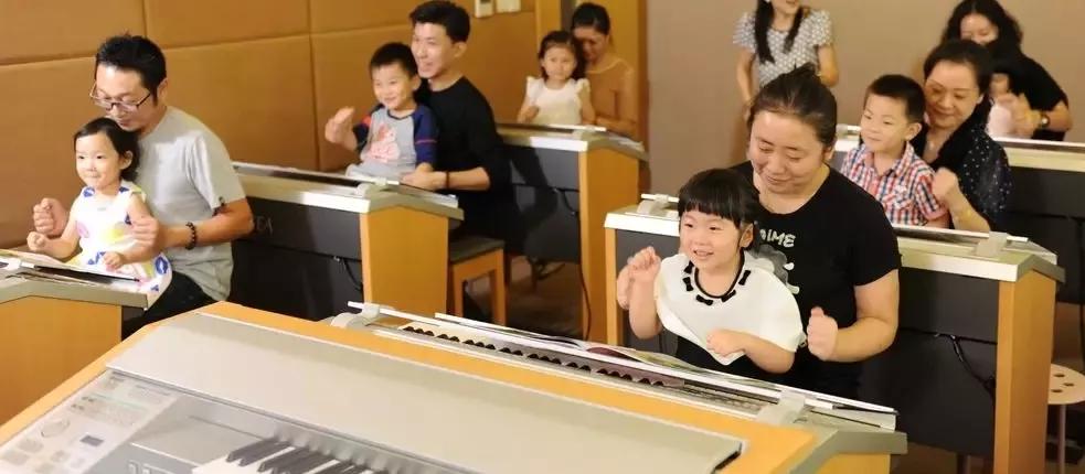 科少声乐课堂,双排键乐器演示