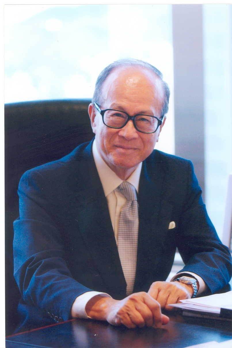 曹德旺被人看不起,曹德旺为啥看不起李嘉诚