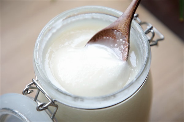 蜂蜜常温下结晶怎么回事,蜂蜜在什么情况下凝固