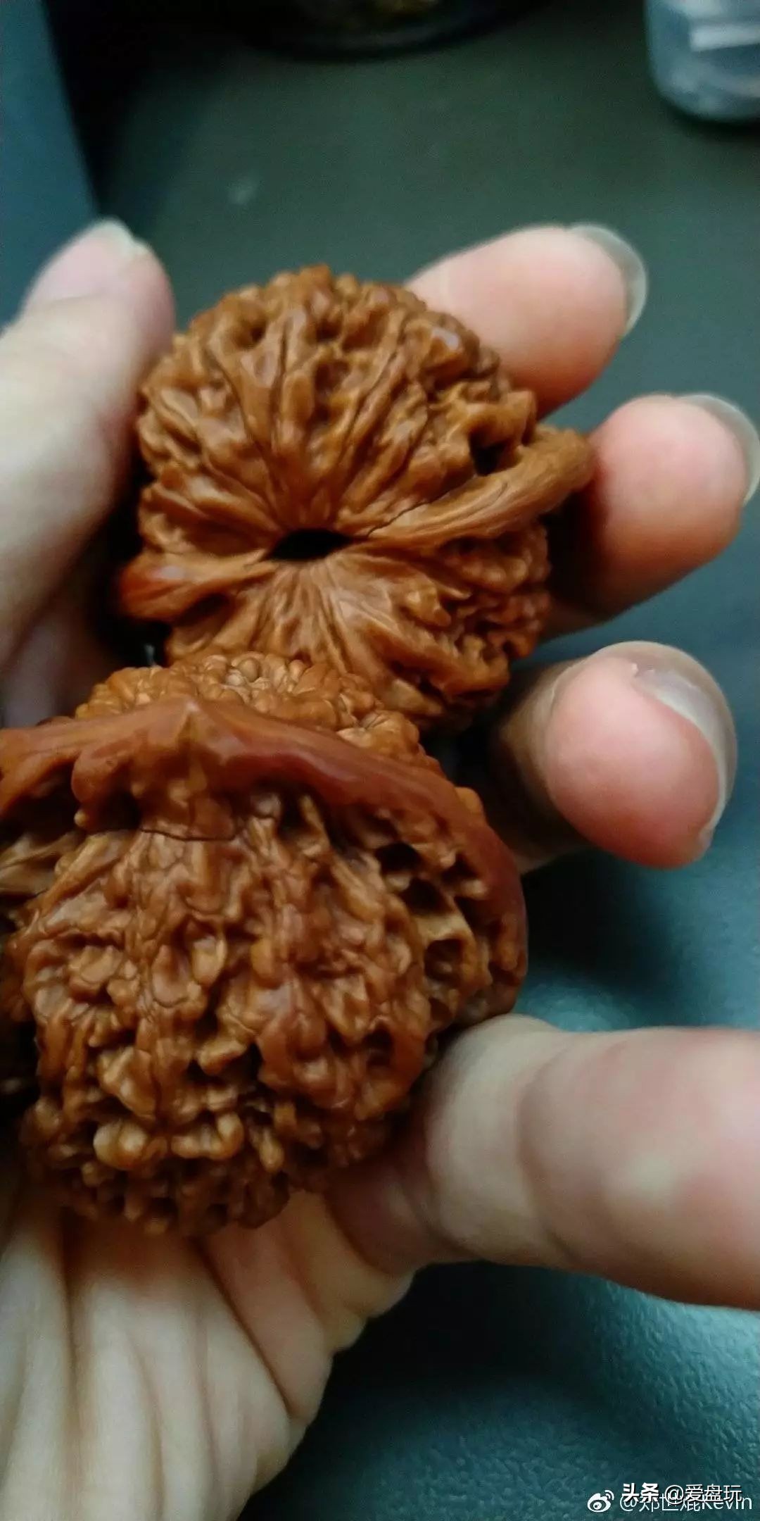 核桃盘红的正确方法,核桃盘玩多久能变牛筋红