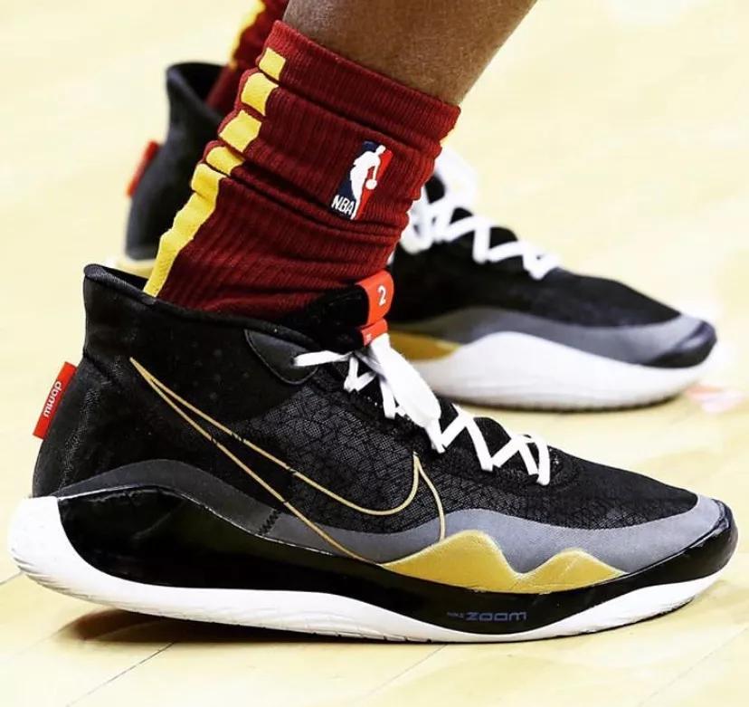 盘点nba球星上脚球鞋杜兰特篇,nba球员上脚的球鞋欧文