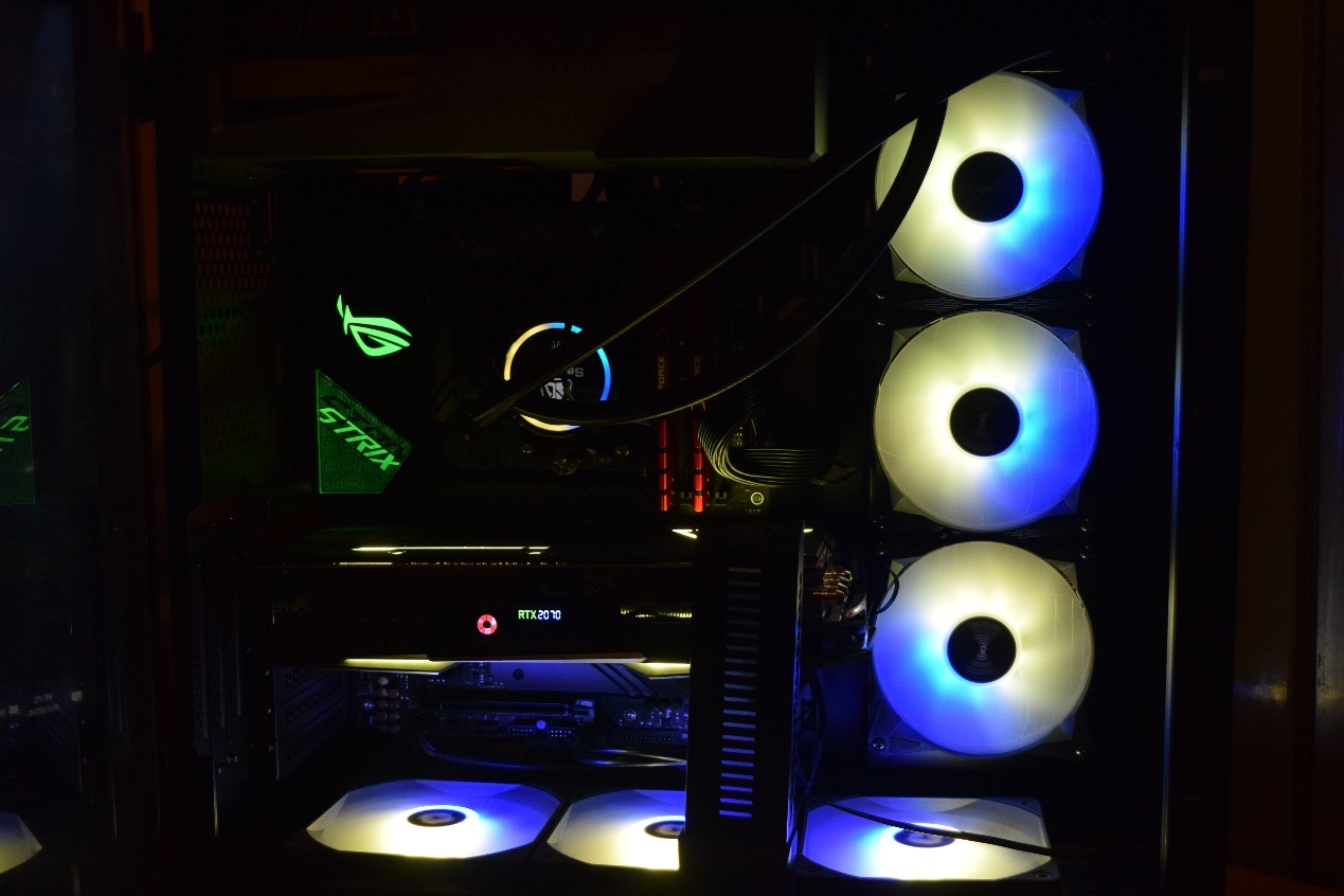 RAID实用、灯光好玩，跨代升级的ROGStrixX570装机点评