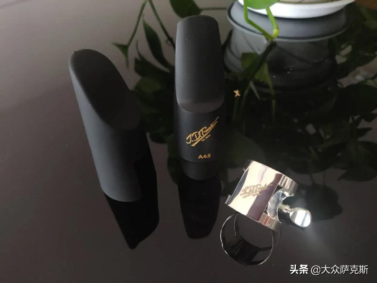 萨克斯初学者如何弹奏简谱,萨克斯怎样练习笛头