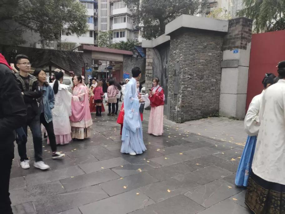 汉服第一城汉服一条街,成都汉服第一城是哪个