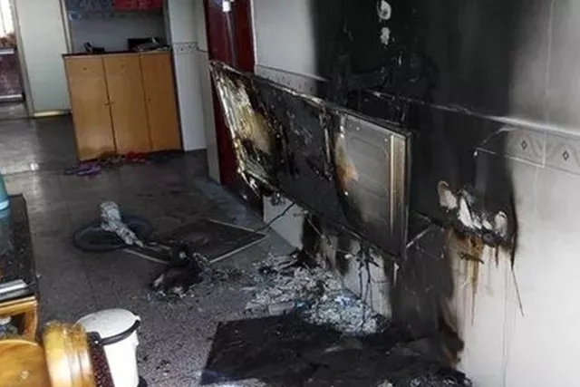 电视机起火了应该怎么办,家里的电视起火用什么灭火