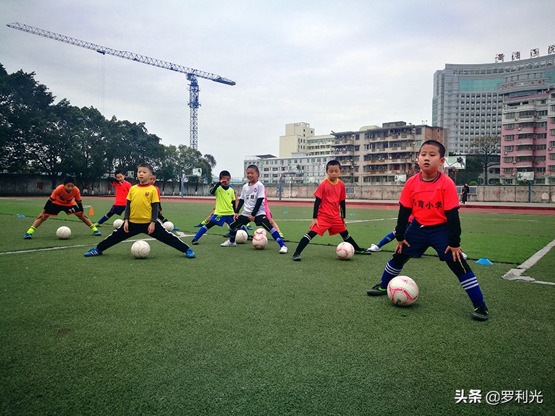 奔跑吧第二季足球少年,奔跑吧足球小将视频讲解