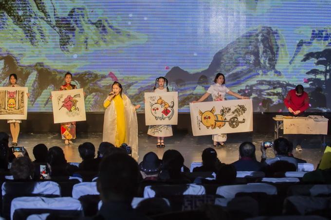 出席中国书画春晚和书画展开幕式,中国书画春晚新春特别节目