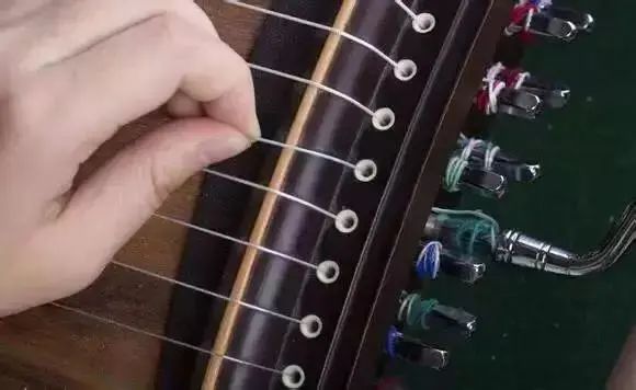 换古筝琴弦的正确方法,古筝多久调一次音