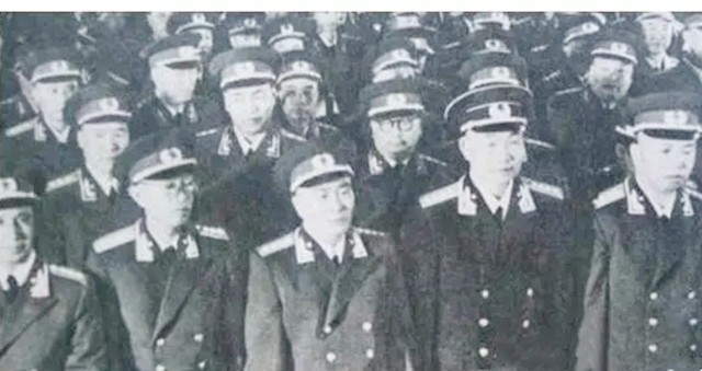 开国将军和元帅待遇区别,开国元帅大将中将少将名单