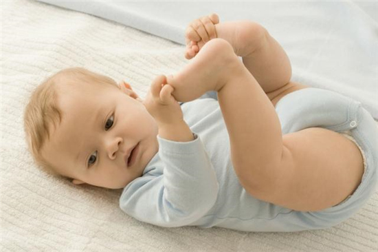宝宝攒肚咋办,宝宝出现攒肚的现象要怎么办