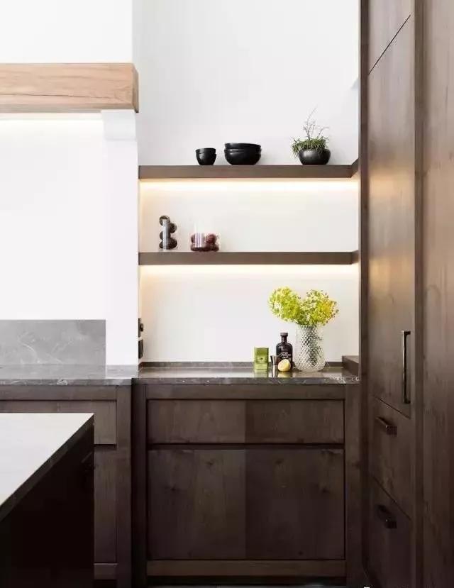 橱柜台面用大理石好还是石英石好,橱柜大理石台面宽度标准