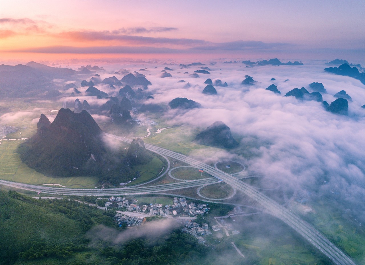 中国南方喀斯特的组成,中国南方喀斯特地貌原因