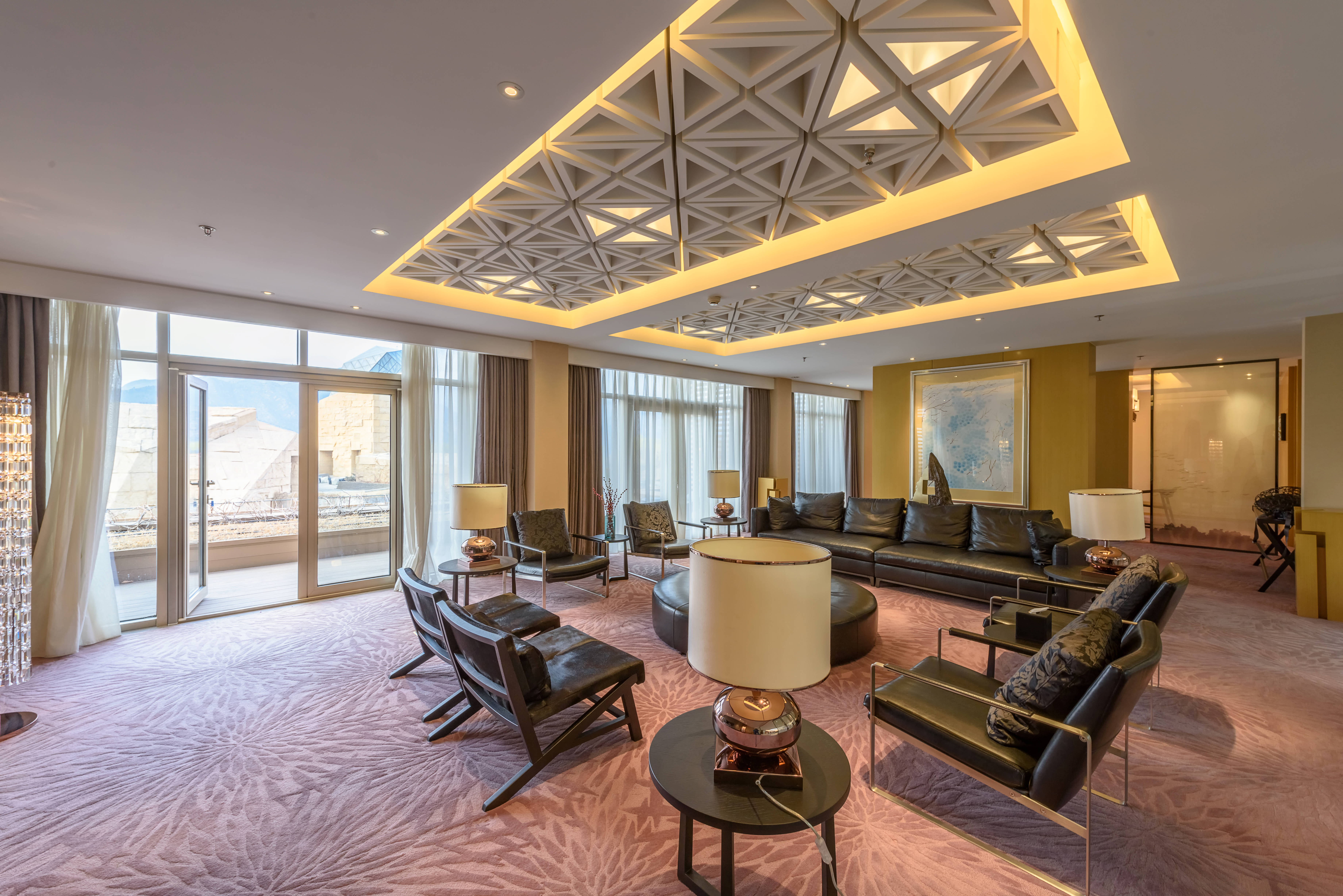 倚山傍水好地方,倚山傍水