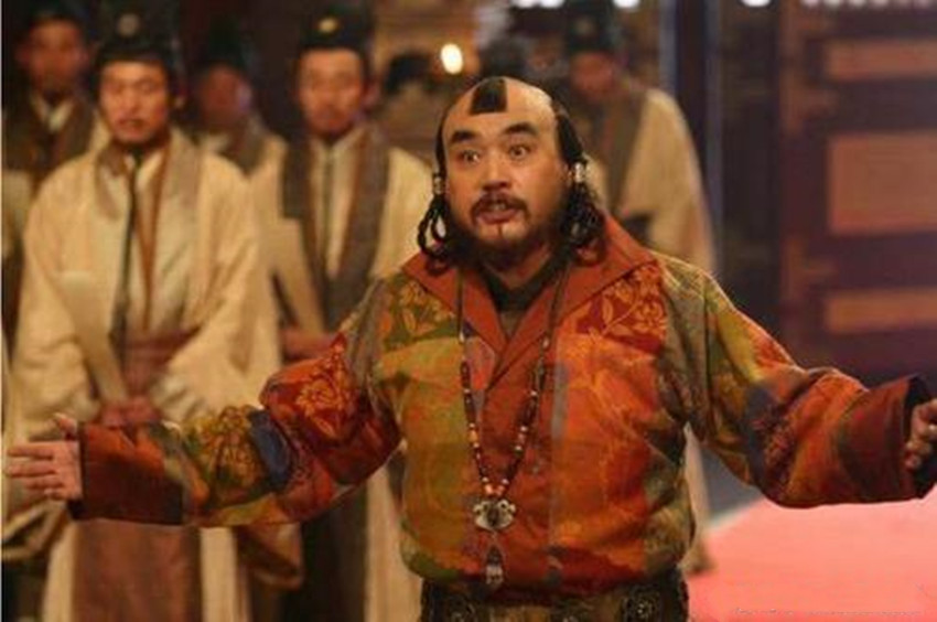 杨玉环应该为唐朝的灭亡负责吗,唐朝灭亡的原因会归咎到杨玉环吗