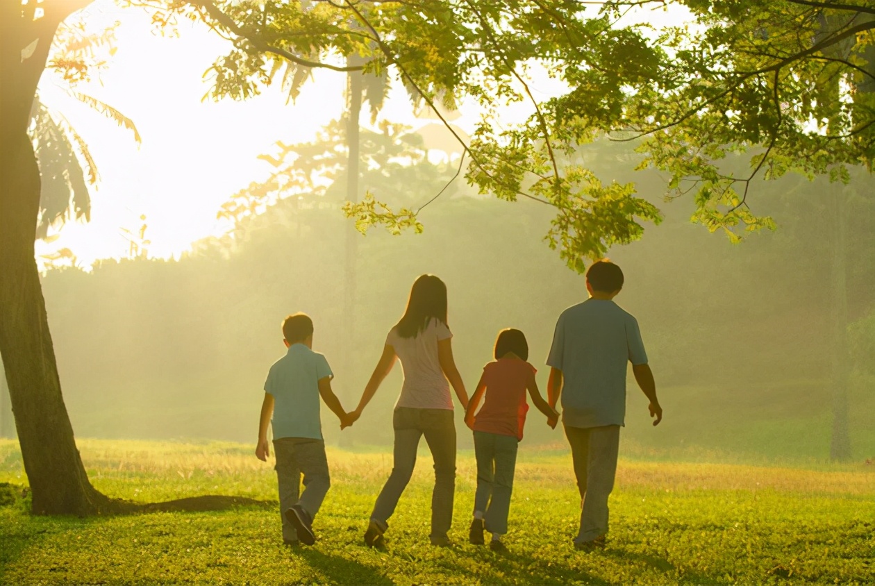 航天员有没有带上枪,神十二飞行员的箱子里有什么