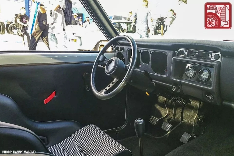 吴彦祖戴墨镜开跑车,吴彦祖开跑车的视频