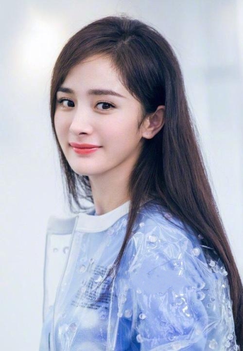 减龄发型丸子头女2020流行发型,什么发型半扎丸子头减龄