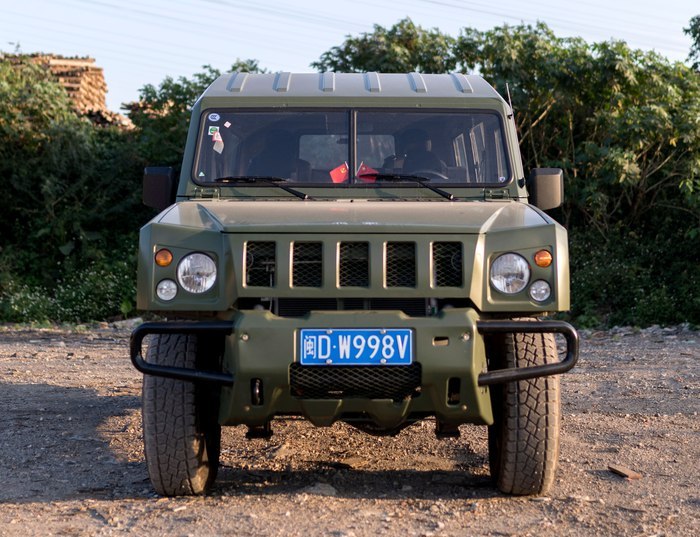 新版北汽勇士大五门6座,北汽勇士四门八座军用版