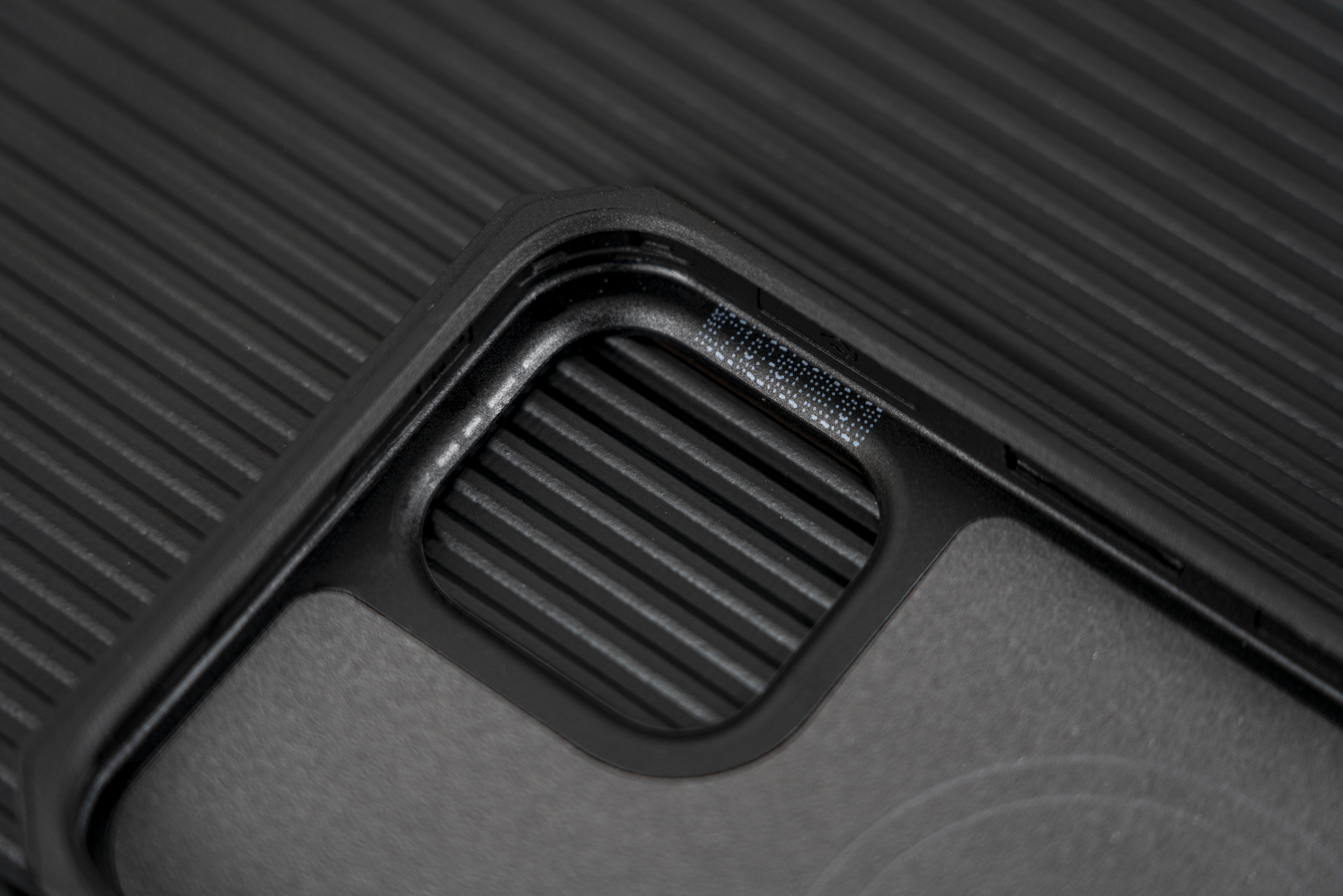 pitaka半包手机壳跌落测试,pitaka日落手机壳防摔测试