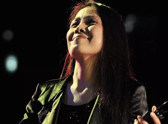 曾经乐坛的当红一姐,曾经是内地的歌坛一姐