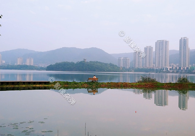 网红长沙隐藏着一个“岛”，造型“奇特”，顶层望远镜很“抢手”