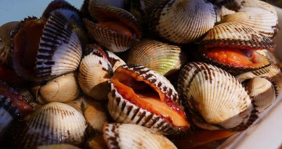 60-70岁老人补钙吃什么钙片,成人补钙吃钙片还是保健品