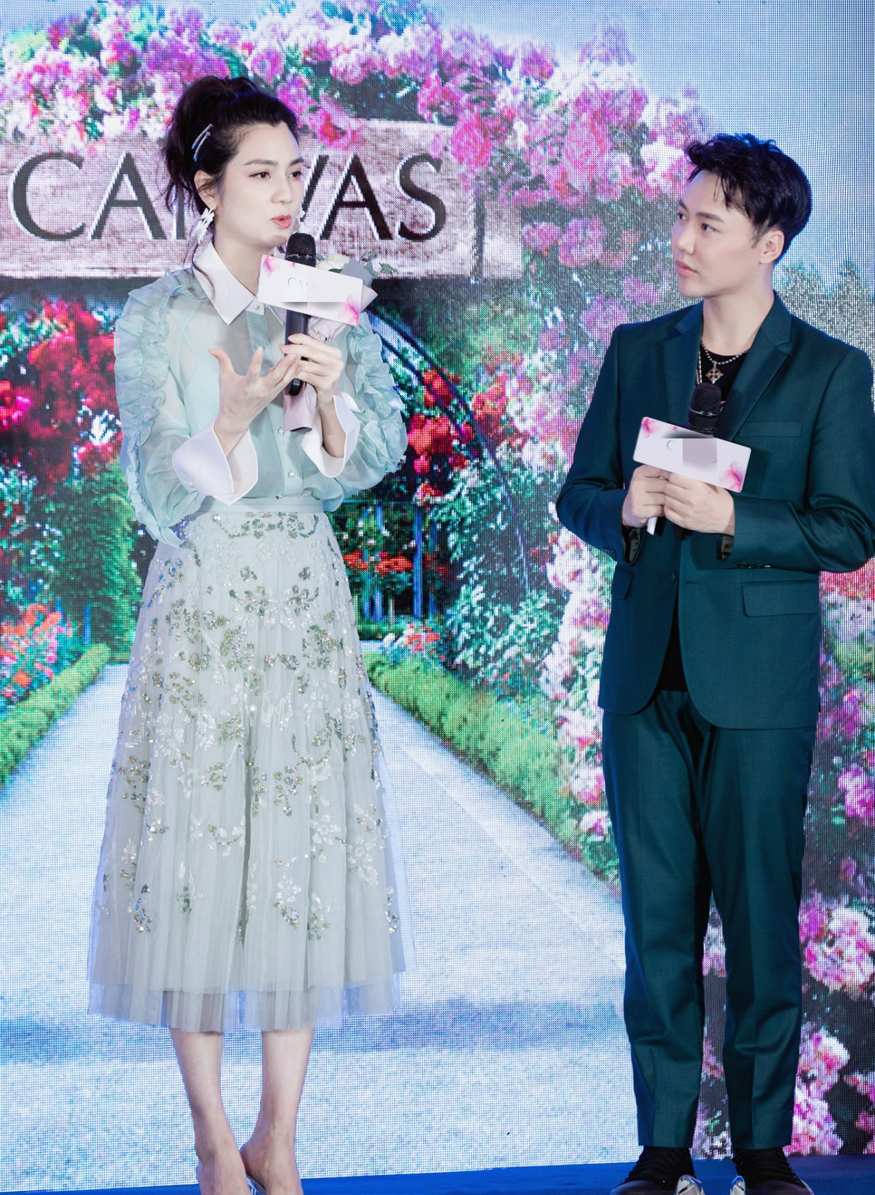 洪欣19-52岁荧幕混剪,48岁洪欣穿刺绣纱裙