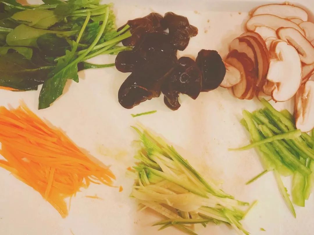 韩国石锅拌饭详细介绍,石锅拌饭4人餐