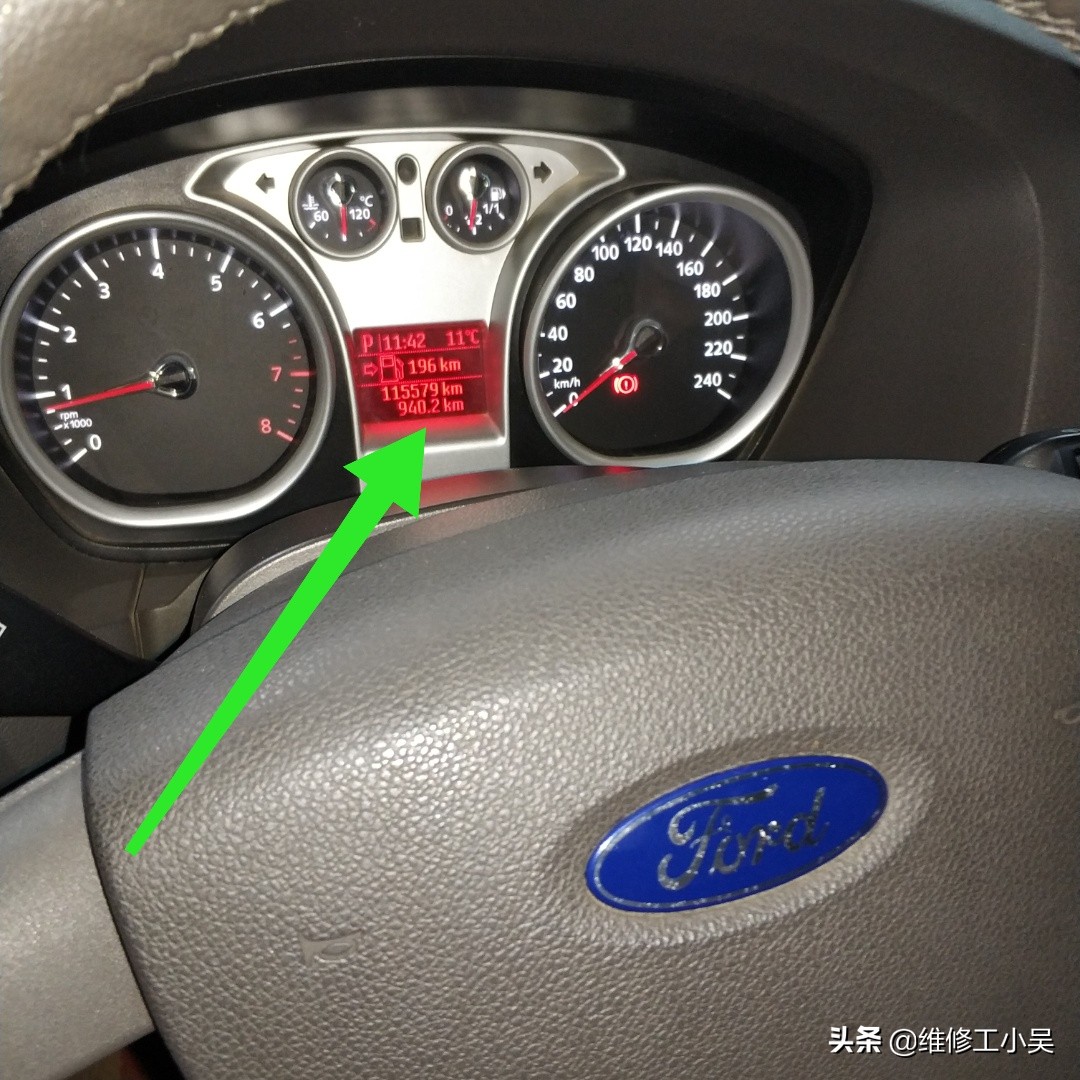 11年福克斯发动机渗油,11年福特福克斯发动机空转