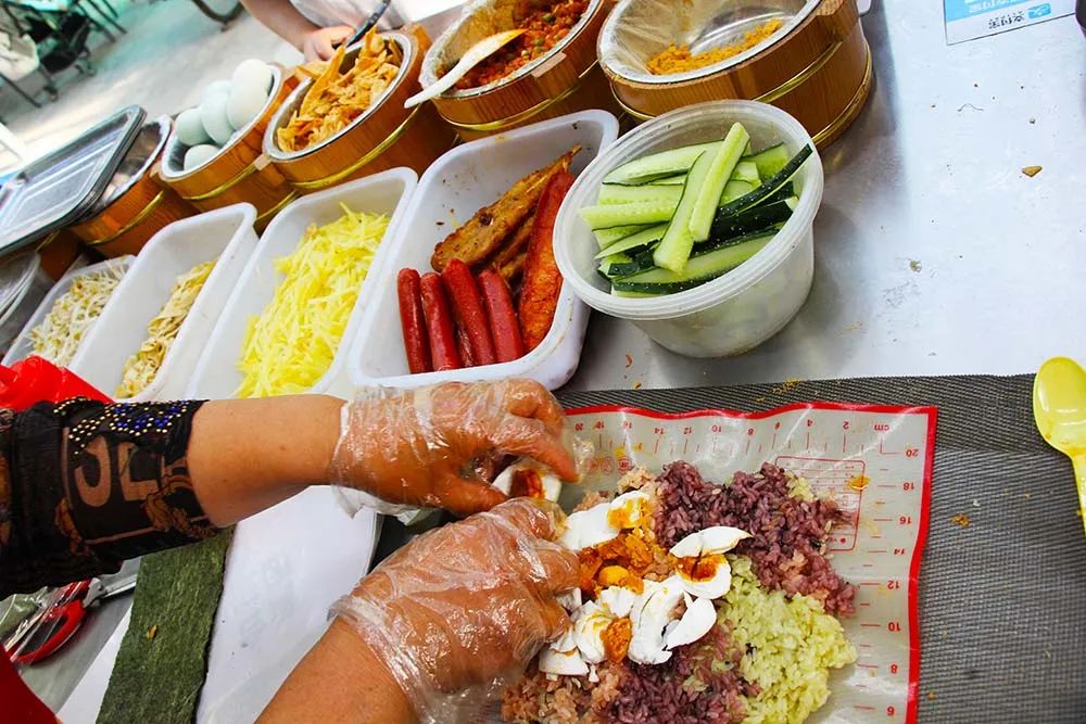 上海翰林广场美食,翰林广场迷鹿风情街