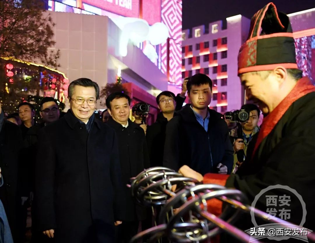 灯光秀宛如一场梦幻的光影盛宴,国际灯光节展示