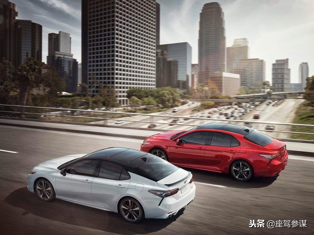 丰田凯美瑞2.5l豪华版测评,丰田凯美瑞2024款2.0精英版试驾