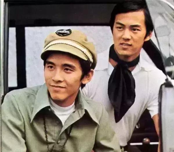 一首《十七岁》之于香港娱乐圈，就是半部《春秋》