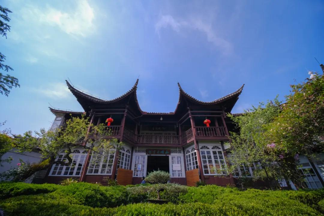 这是一个充满生机的公园怎么说,这是一个充满生机的国度朗诵