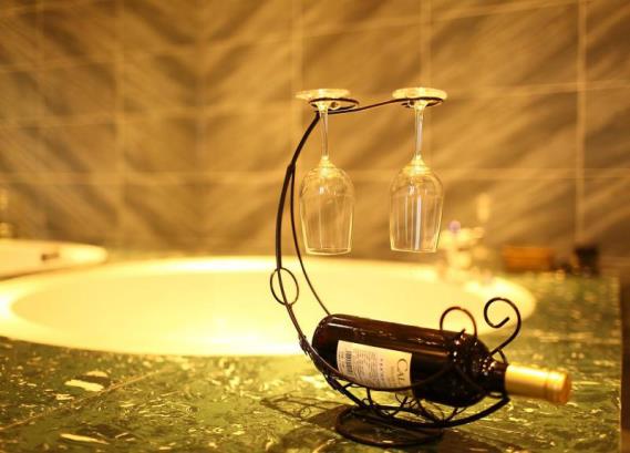 喝红酒的高脚杯,喝红酒高脚杯上档次的