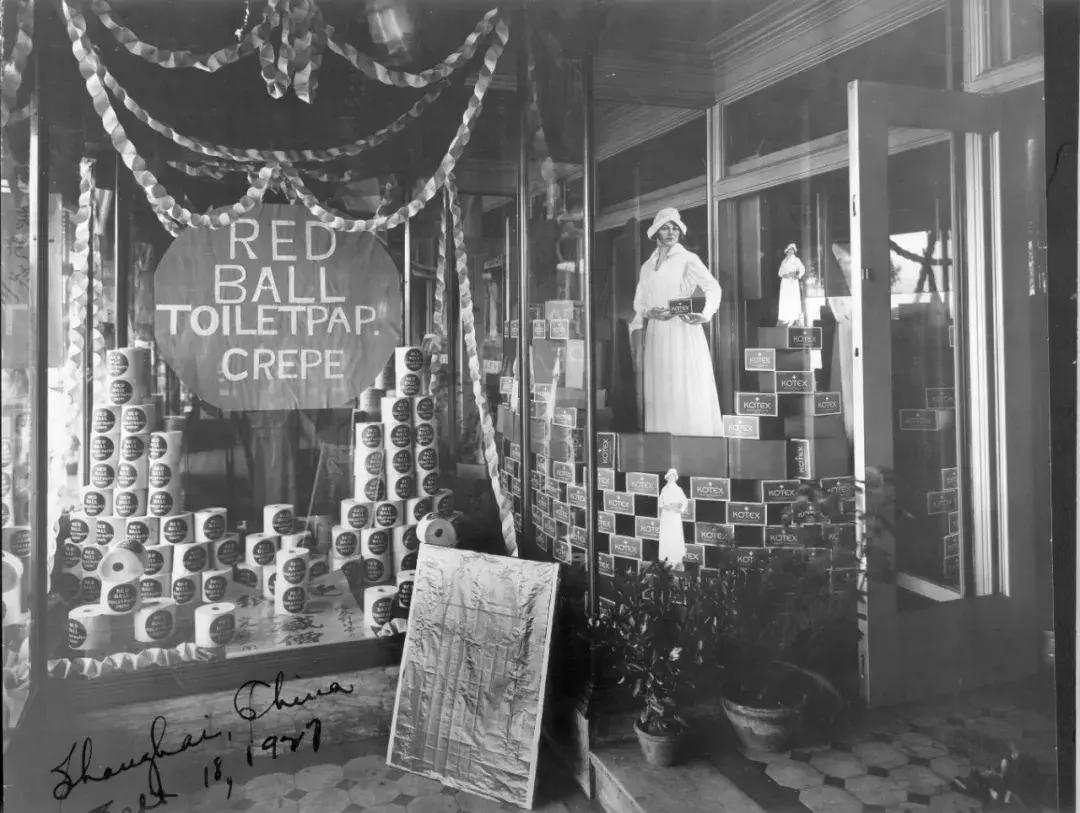 100多年前女生为什么要裹脚,100年前女人裹小脚的图