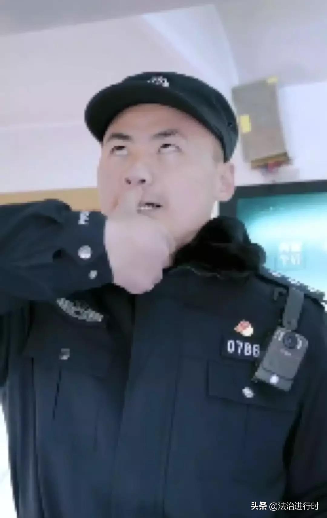 女子用热水泼公交车司机,女乘客向公交司机泼热水处理结果